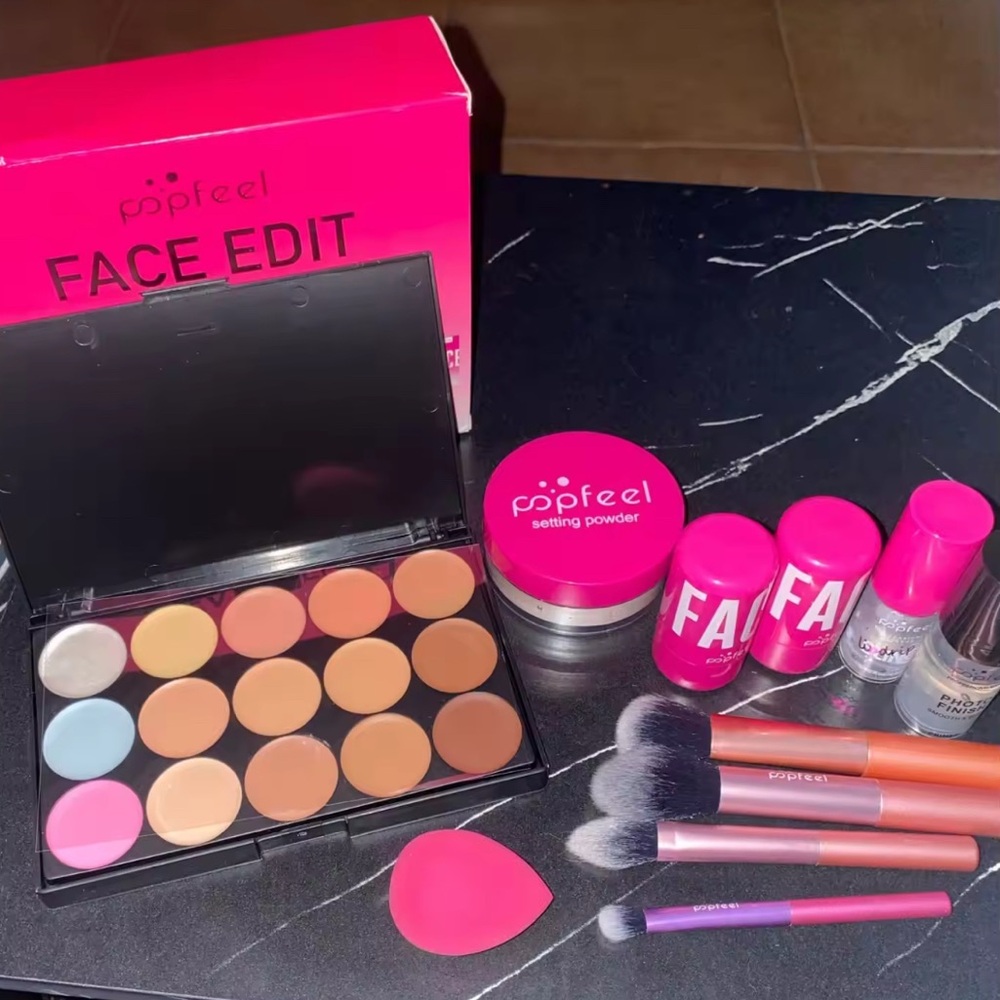 Luxe 11PC Makeup & Brush Gift Set